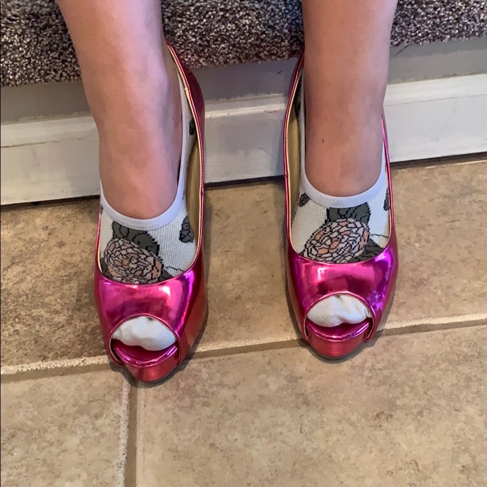 metallic pink guess high heels - Picture 7 of 7